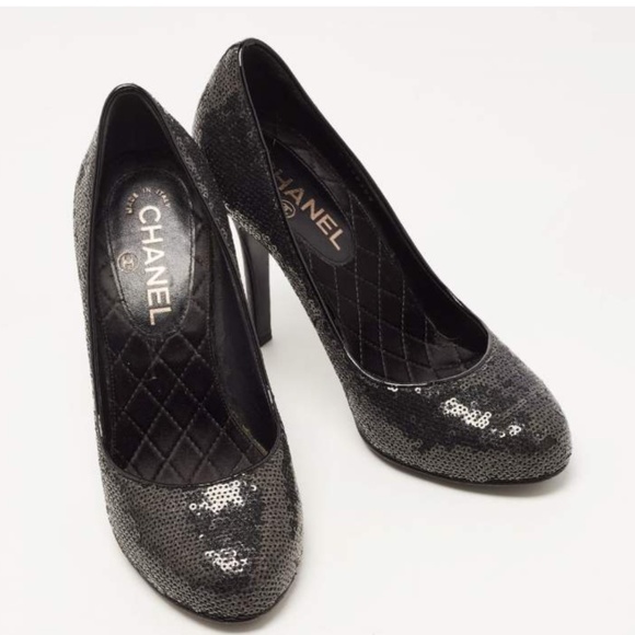 Chanel Black Sequin Sparkle CC Pumps | 38 - Picture 16 of 16